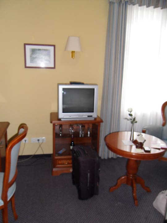 Fernseher im Zimmer Schlosshotel Ballenstedt