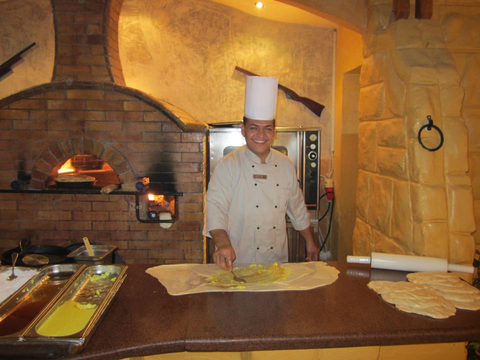 Ali, immer gut gelaunt Pickalbatros Alf Leila Wa Leila Resort - Neverland Hurghada