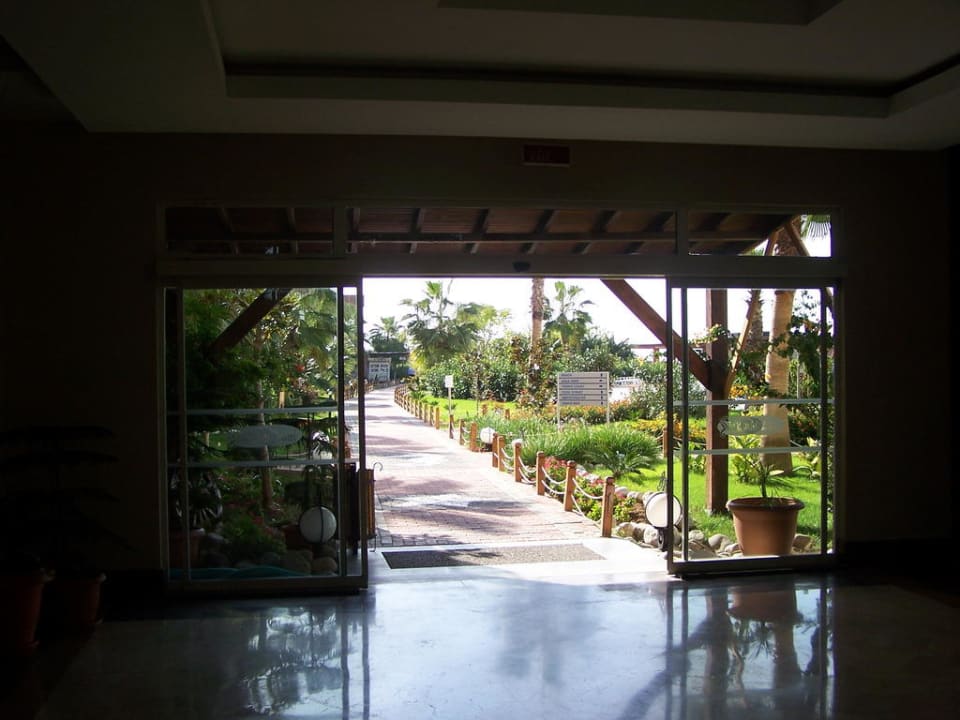 Weg zum Pool Seaden Sea World Resort & Spa