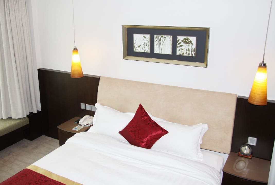 King Size Bett Hotel & Residences The Hanoi Club