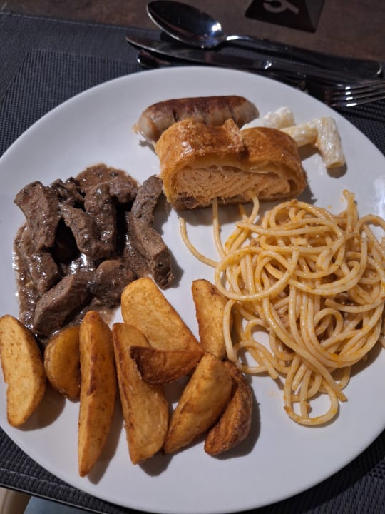 Gastro Crystal Springs Beach Hotel