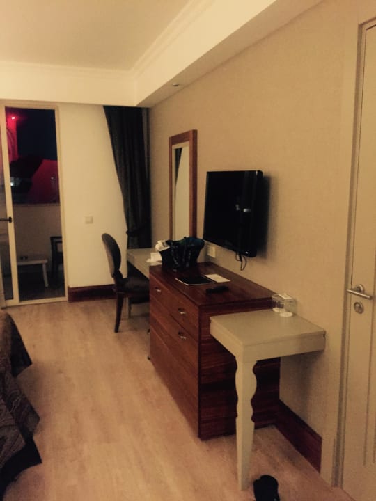 Zimmer Well Palace Side