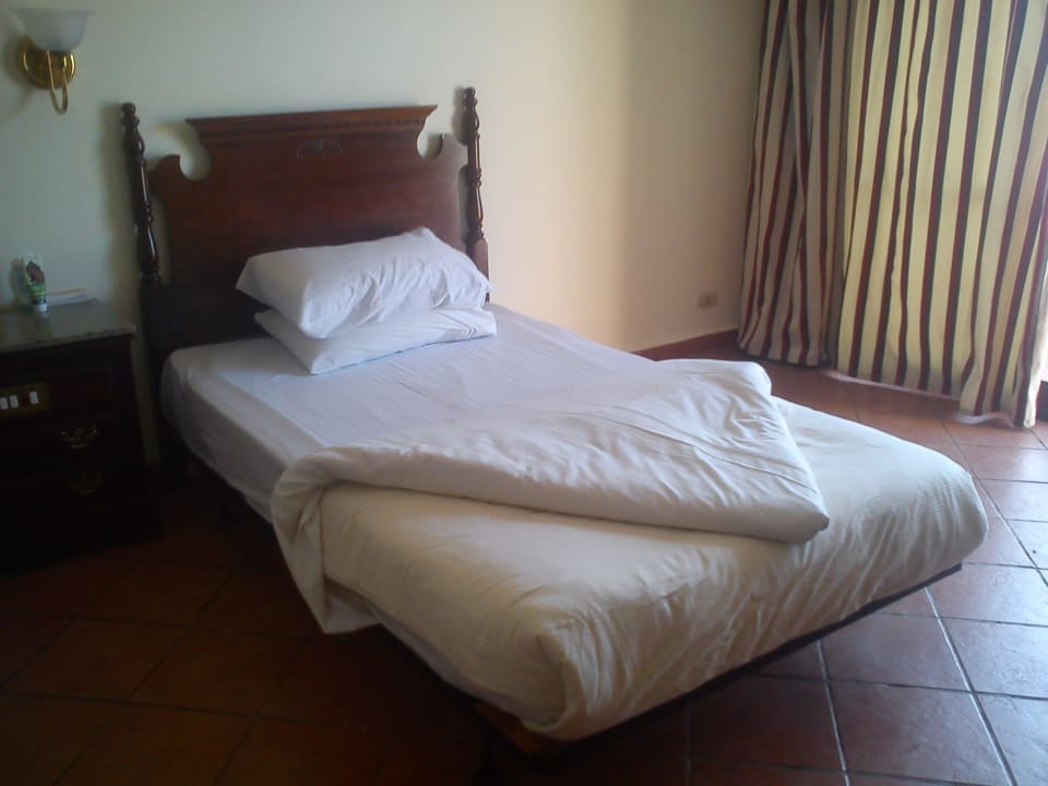 Роскошное ложе Ali Baba Palace Hotel
