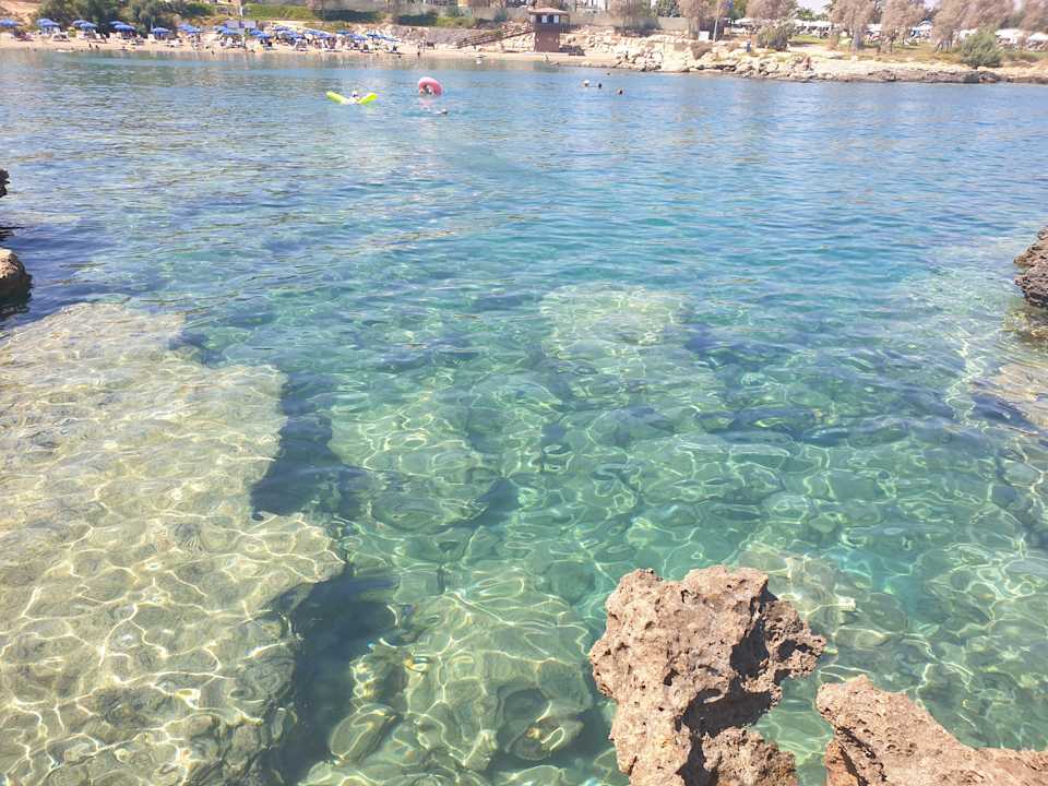 Strand Crystal Springs Beach Hotel