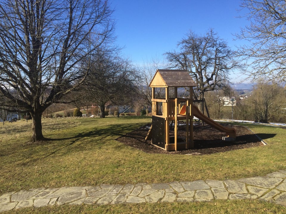 Spielsplatz und Spielwiese Tagungshaus Rügel