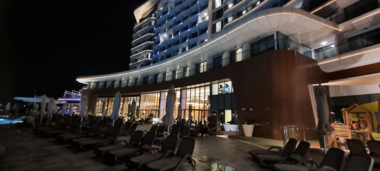 Außenansicht Hampton by Hilton Marjan Island