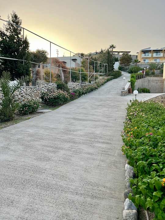 Gartenanlage Grand Blue Beach Hotel