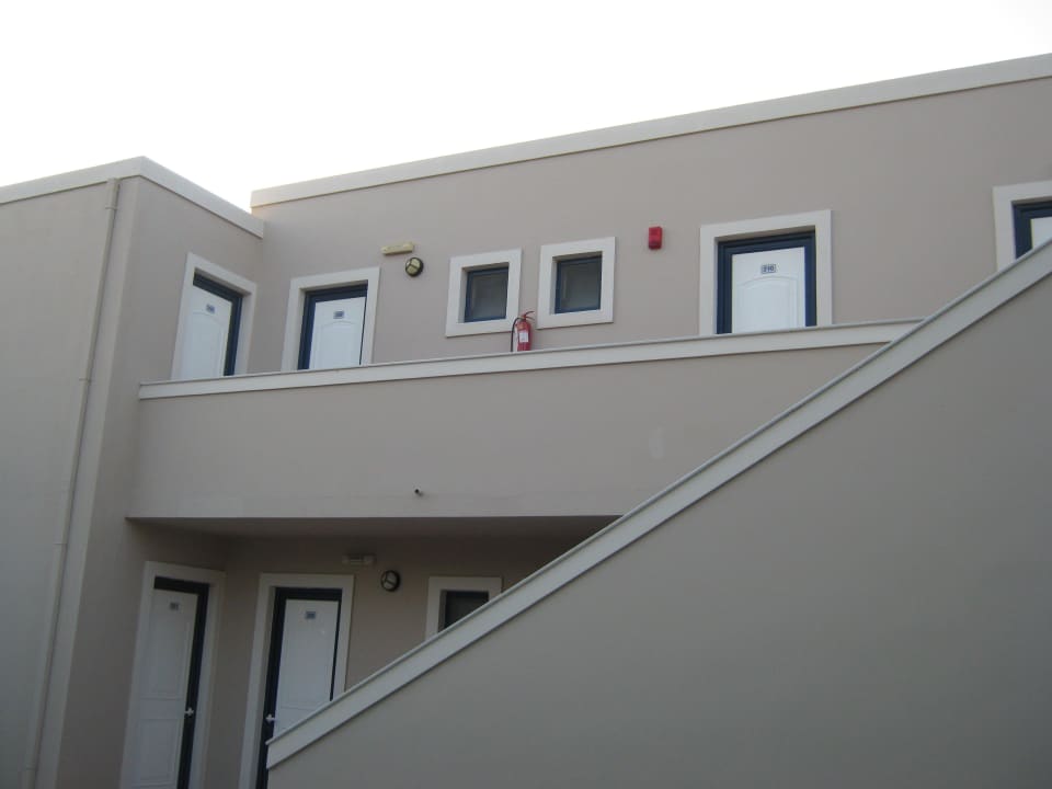 Die Zimmer von außen Hotel Esperia