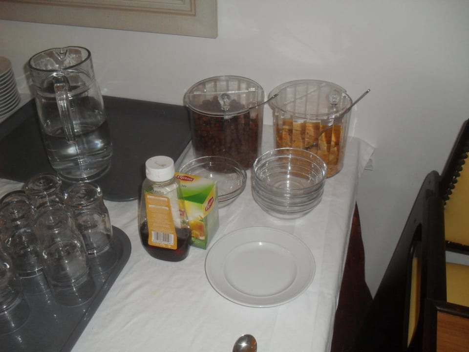 Poor breakfast Royal Beach Hotel