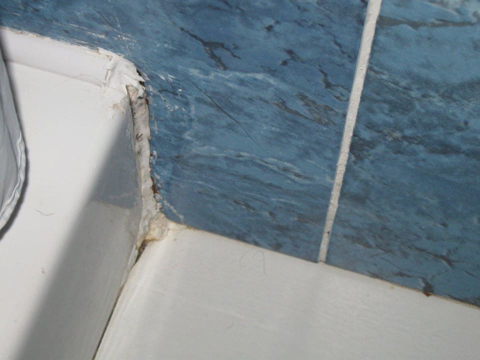 Bad im Komfortzimmer Aldiana Club Rocca Nettuno Calabria