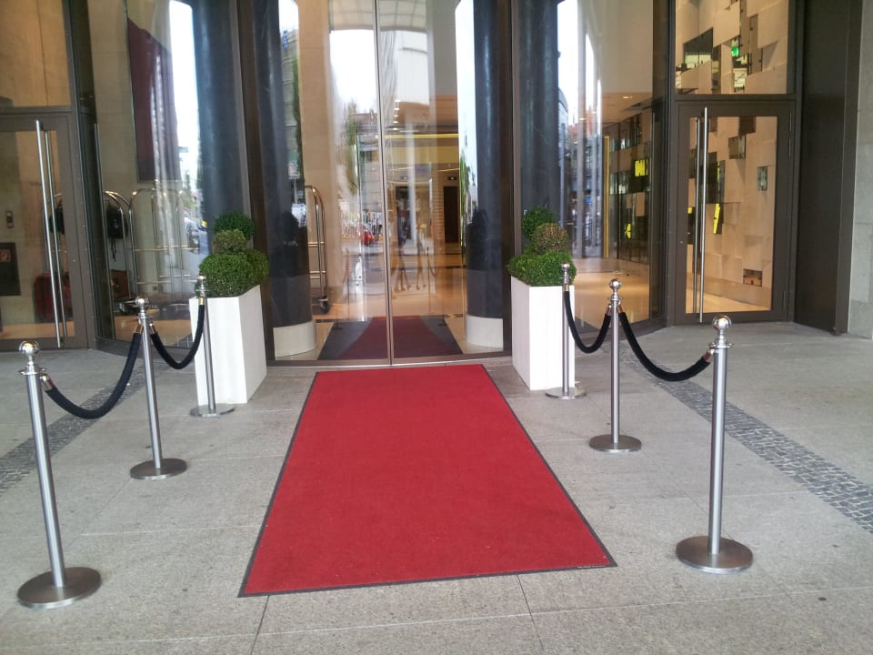 Eingangsbereich Waldorf Astoria  Waldorf Astoria Berlin