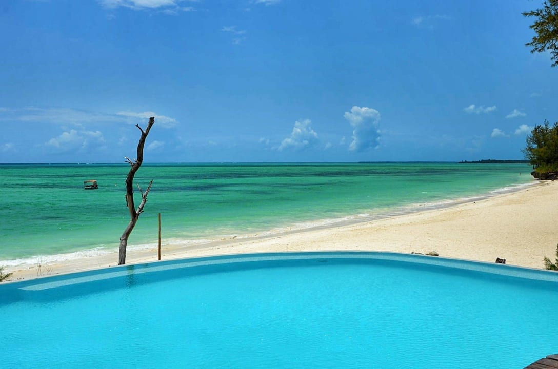 Infinity Pool & Beach Pongwe Beach Hotel
