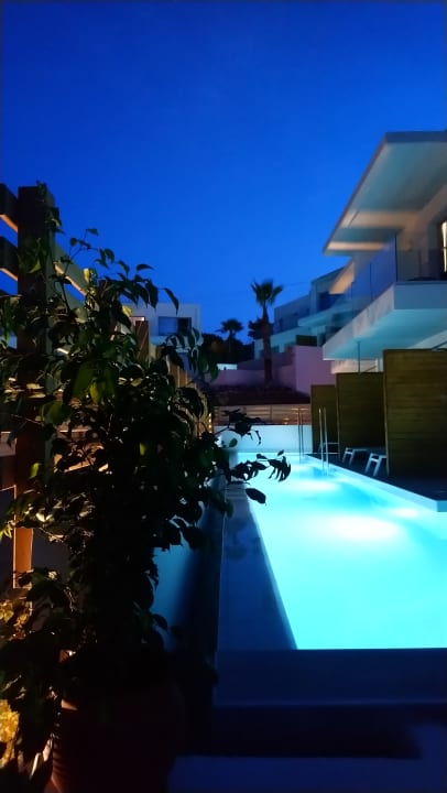 Pool Harmony Crest Resort & Spa