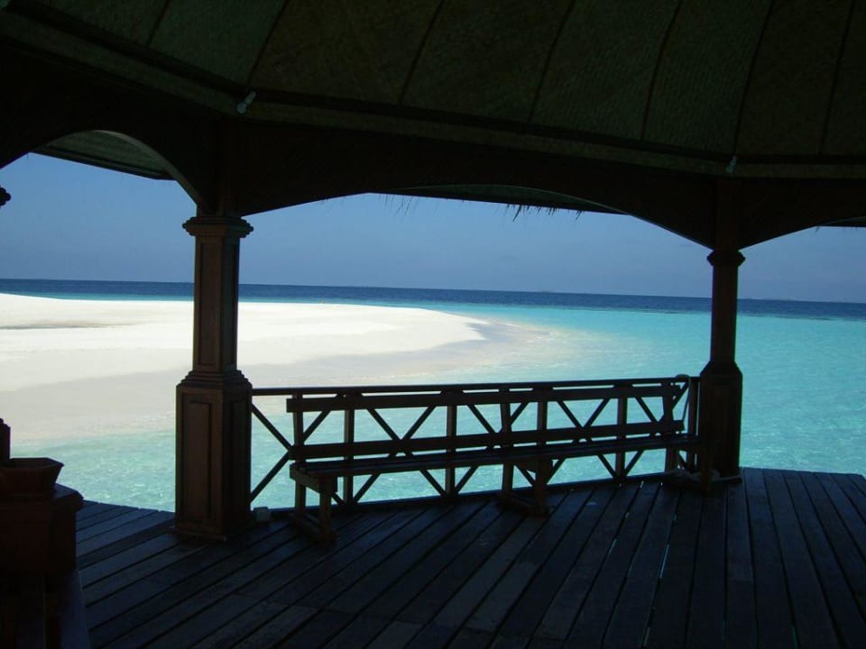 Steg auf der Lagunenseite Angaga Island Resort