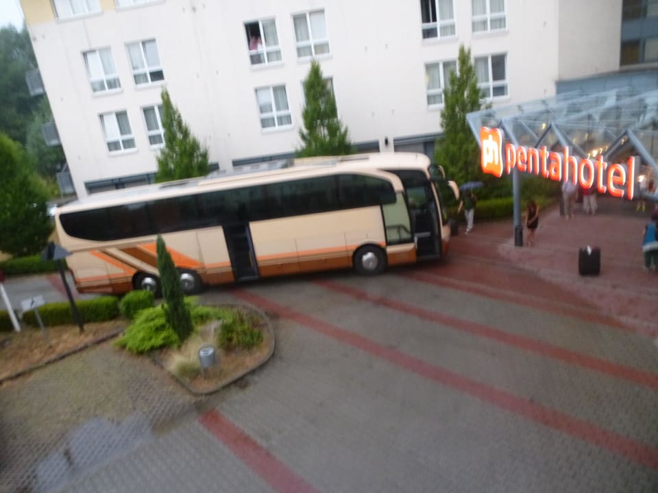 Buslärm bis 22.00 Uhr, ab 7.00 Uhr GINN Hotel Berlin Potsdam