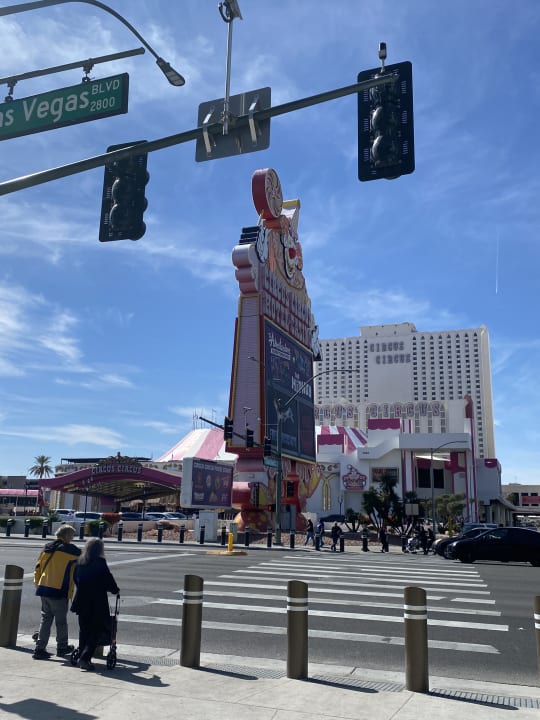 Außenansicht Hotel Circus Circus