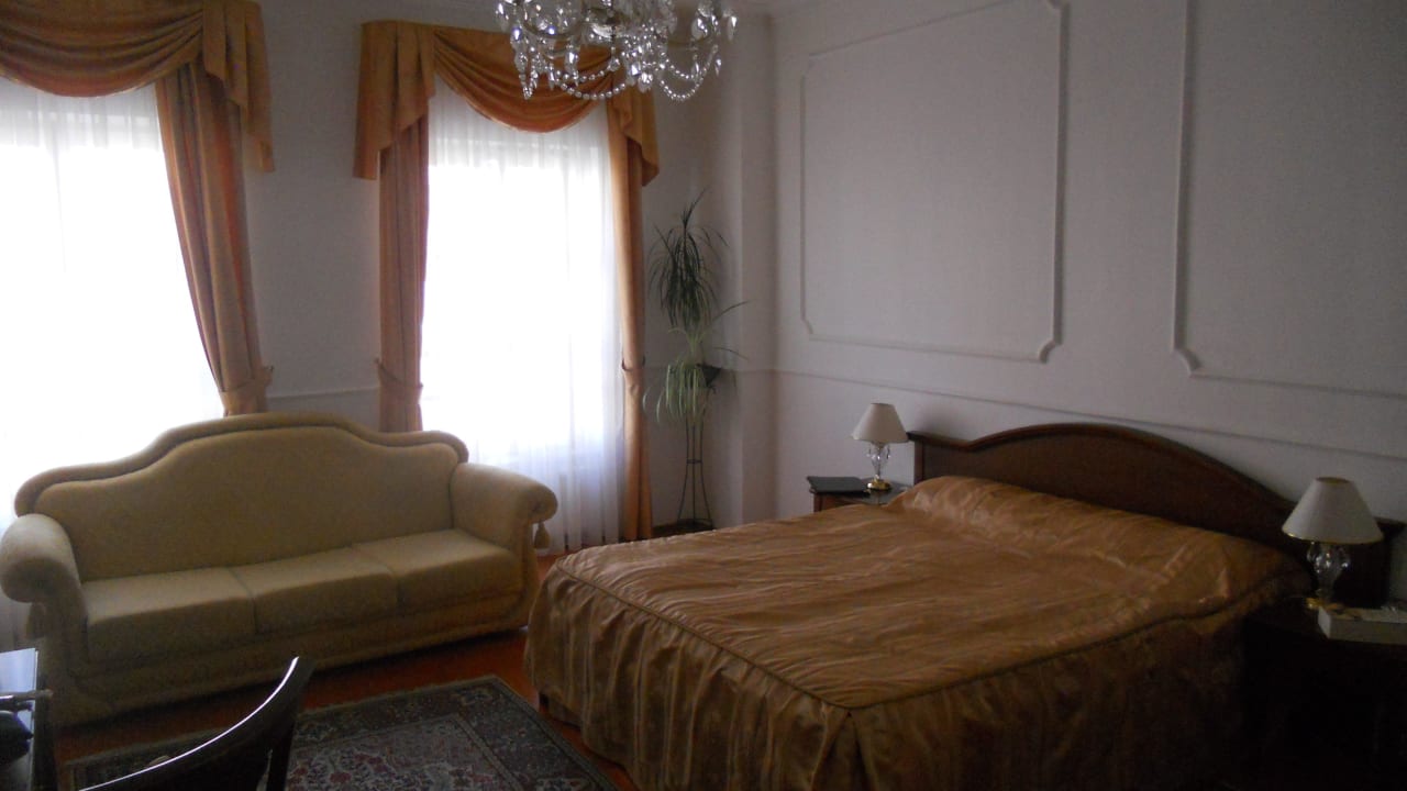 Blick vom Flur in den Schlafraum Hotel Krasna Kralovna