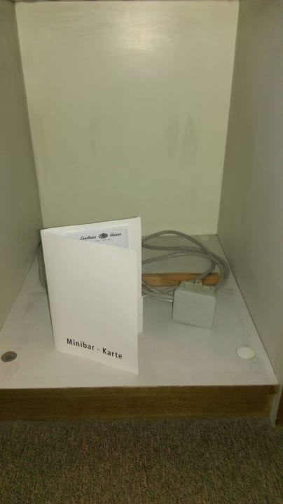 Hier war mal eine Minibar  AKZENT Hotel Landhaus Heinen