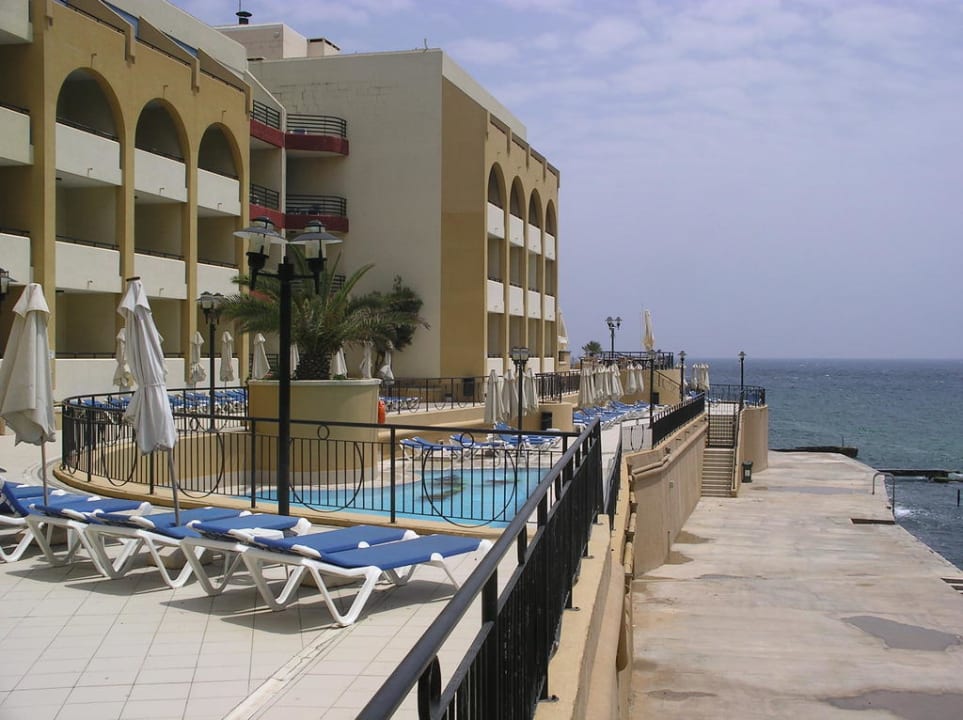 Kleiner Pool Verdi St George's Bay Marina