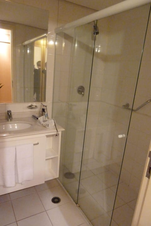 Bad mit bodentiefer Dusche Meliá Campinas