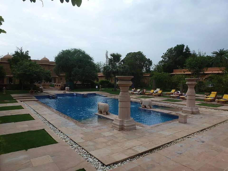 Pool im Rajvilas Hotel The Oberoi Rajvilas