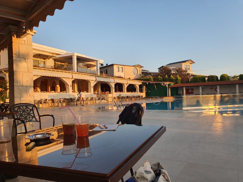 Gastro Hotel Portes Beach