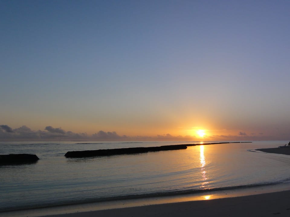 Sonneuntergang von unserem Zimmer aus Kuramathi Maldives