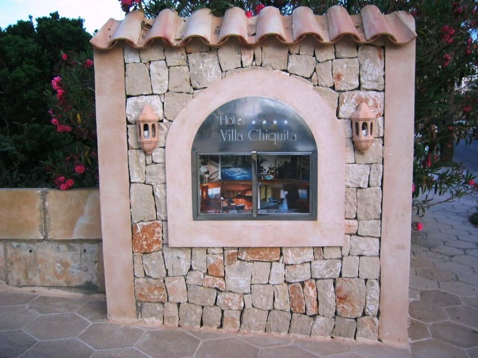 Infosäule zum Hotel Villa Chiquita