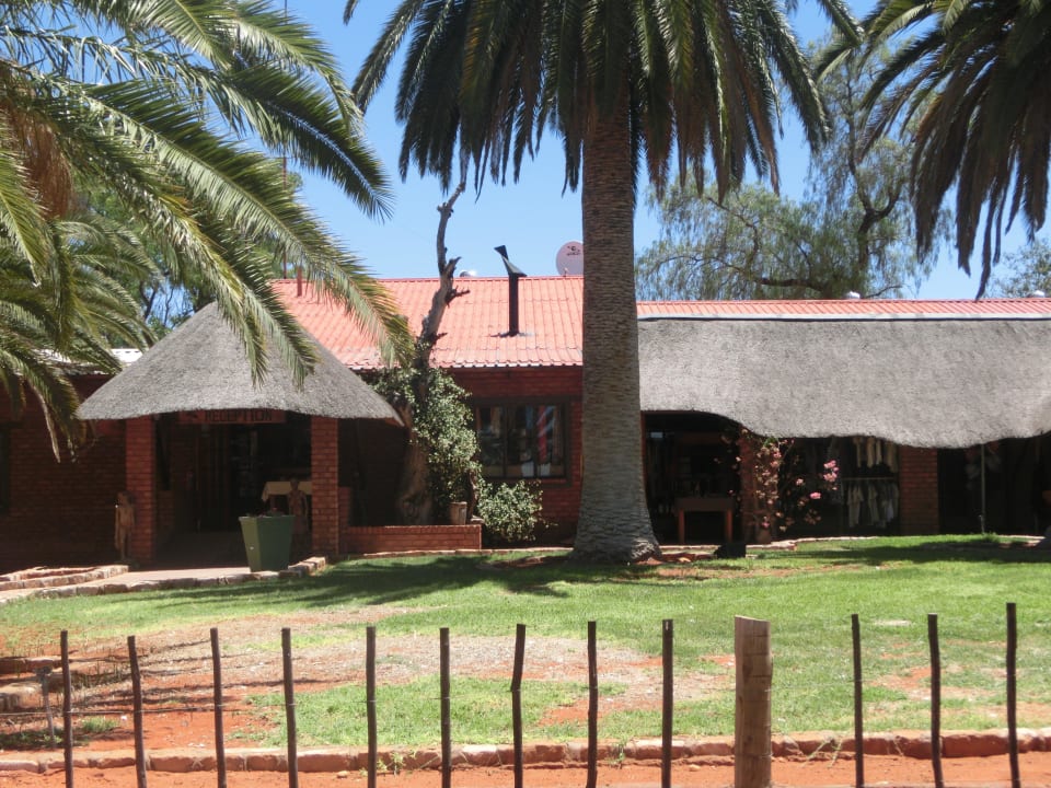 Eingang Kalahari Anib Lodge