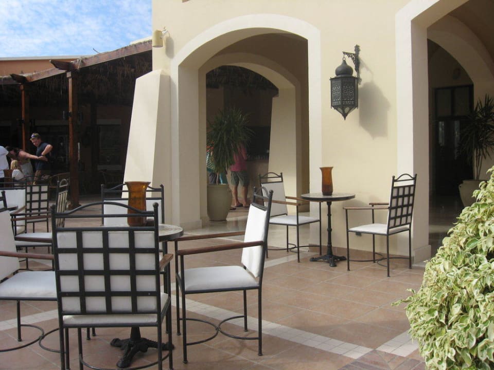 Außenbereich der Bar Jaz Dar EL Madina