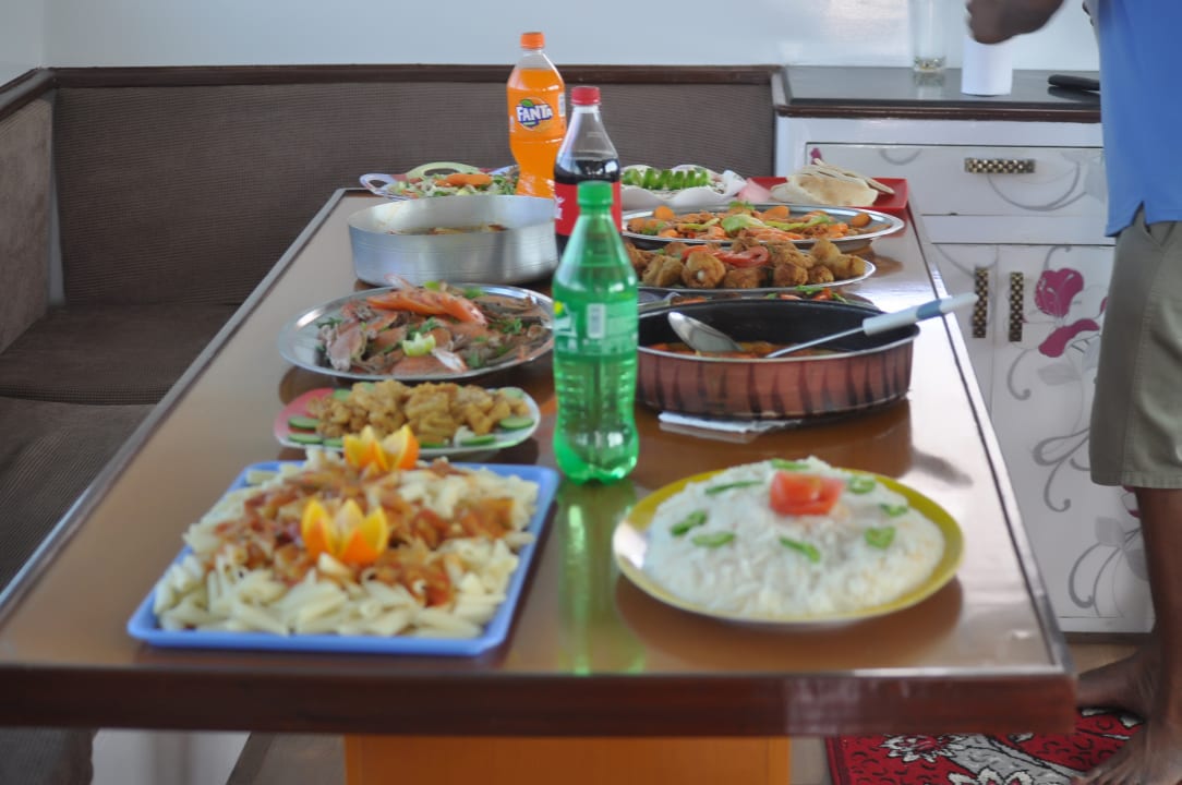 Essen auf dem Boot.. Pickalbatros White Beach Resort - Hurghada