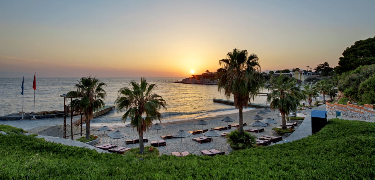 Strand Hotel Pine Bay Holiday Resort