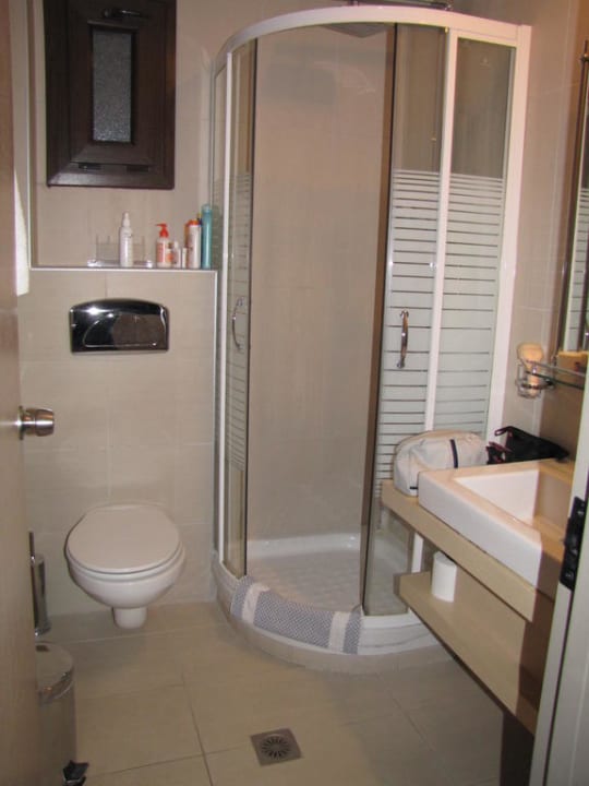 Badezimmer Hotel Lagomandra Beach