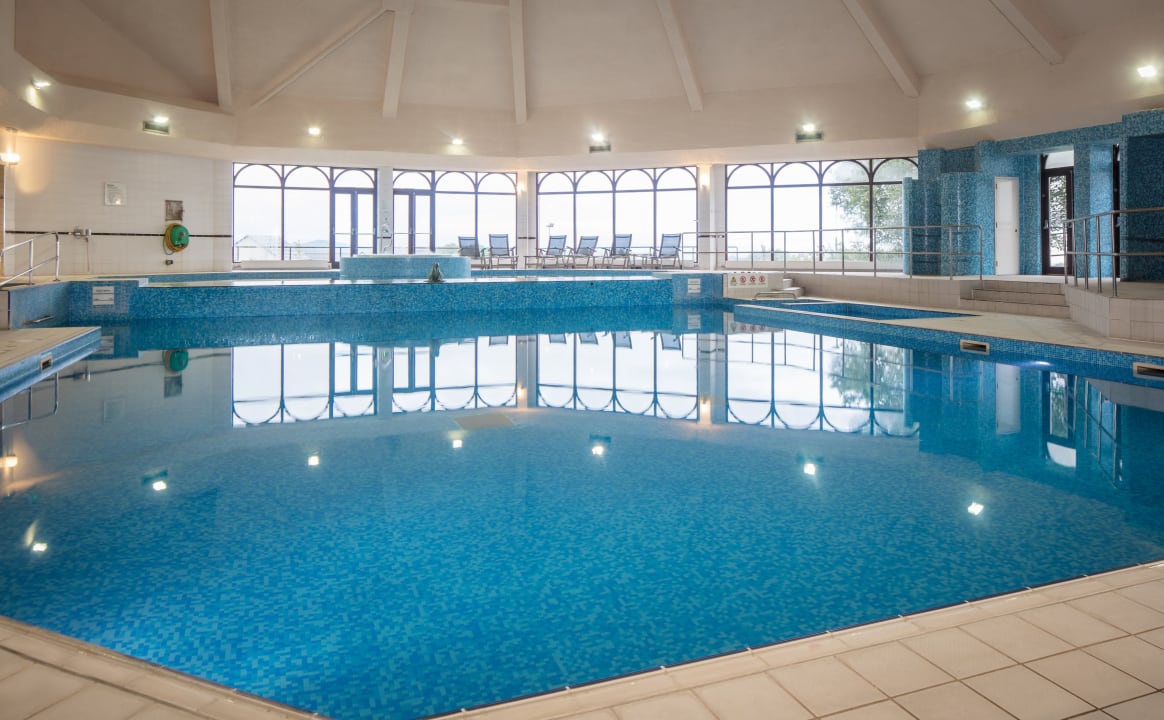 Pool DoubleTree by Hilton Glasgow Westerwood Spa & Golf Resort