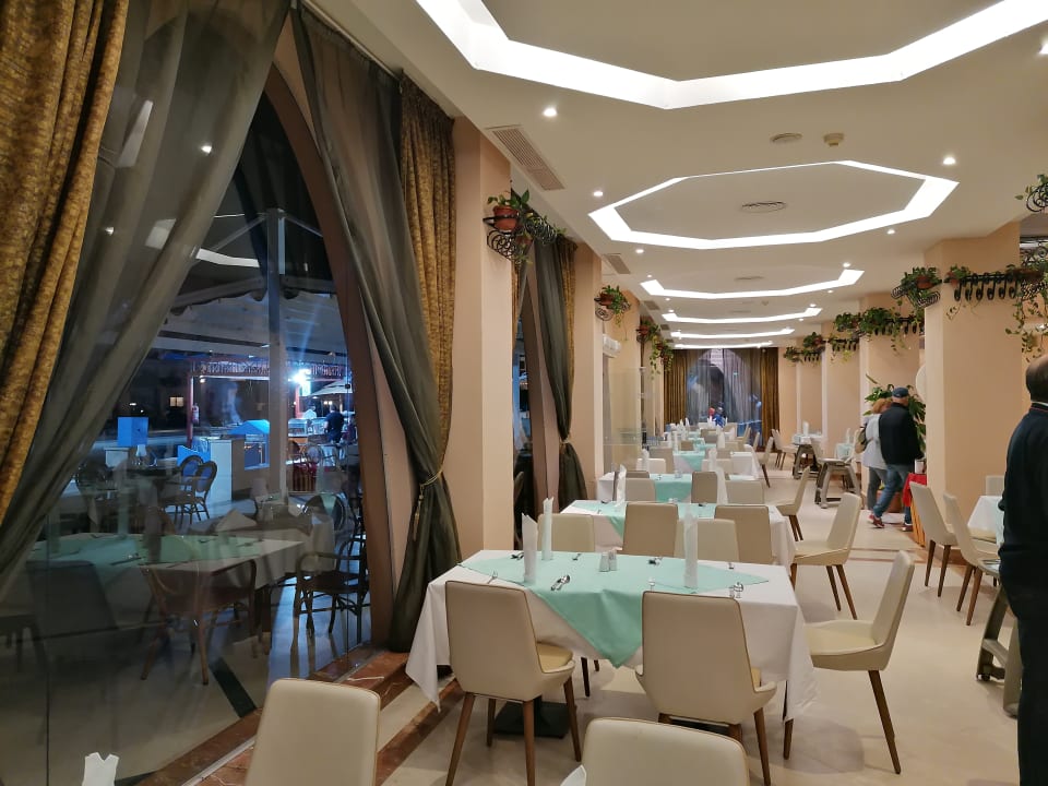 Gastro Titanic Beach Spa & Aqua Park