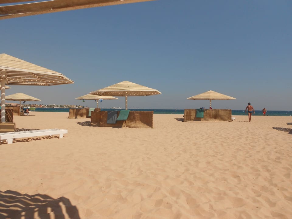 Пляж  Menaville Safaga