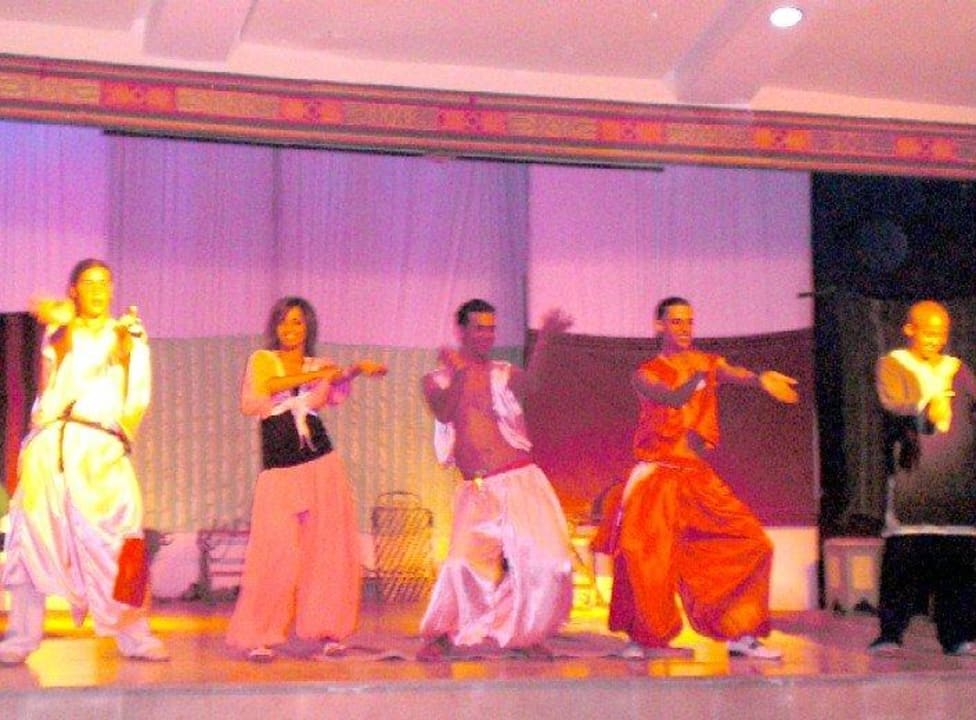 Die Animateure bei der Abendshow Mahdia Beach & Aquapark