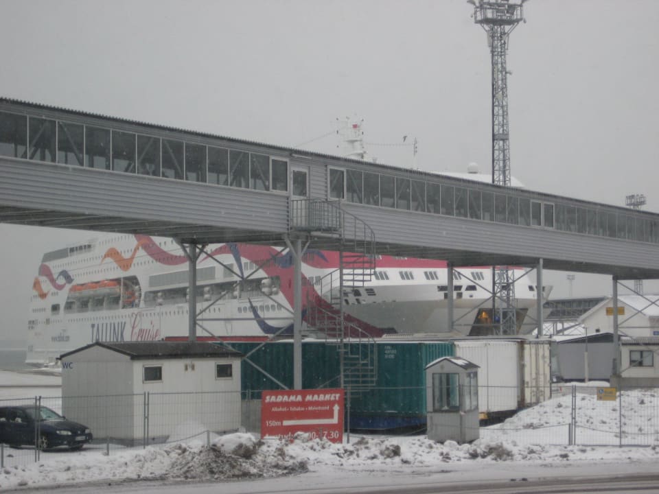 Вид из окна Hestia Hotel Seaport