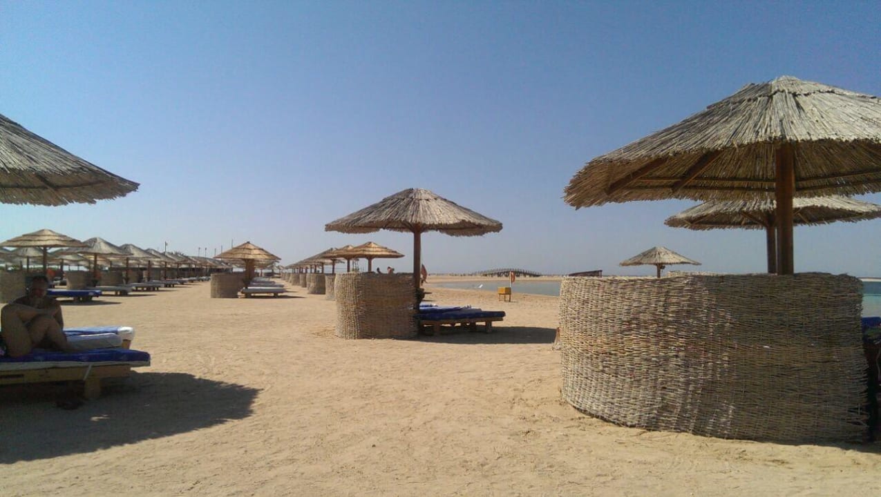 der Strand mit feinem Sand  Hotel Sheraton Soma Bay Resort