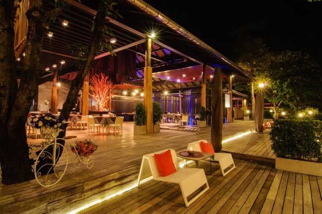 De Grand Restaurant  Samed Grandview Resort
