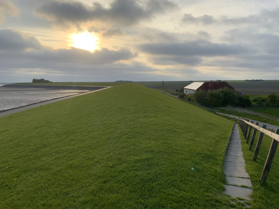 Außenansicht Watt'n Huus - Urlaub direkt am Deich 