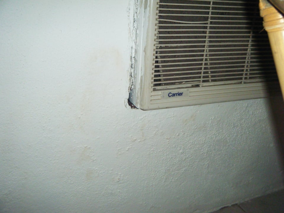 Löcher in den Wänden Adaaran Select Meedhupparu Island Resort - Premium All Inclusive