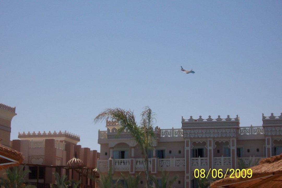 Regelmäßiger Flugverkehr Pickalbatros Palace Resort