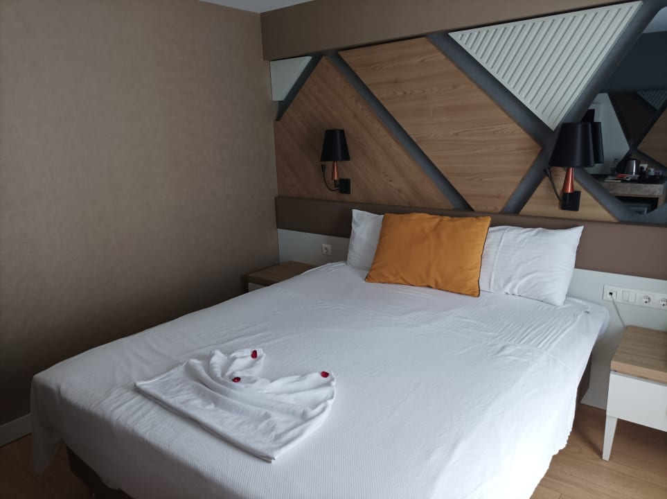 Zimmer Saturn Palace Resort Hotel