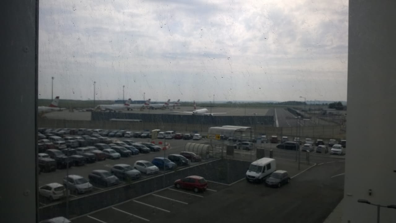 Ausblick MOXY Vienna Airport