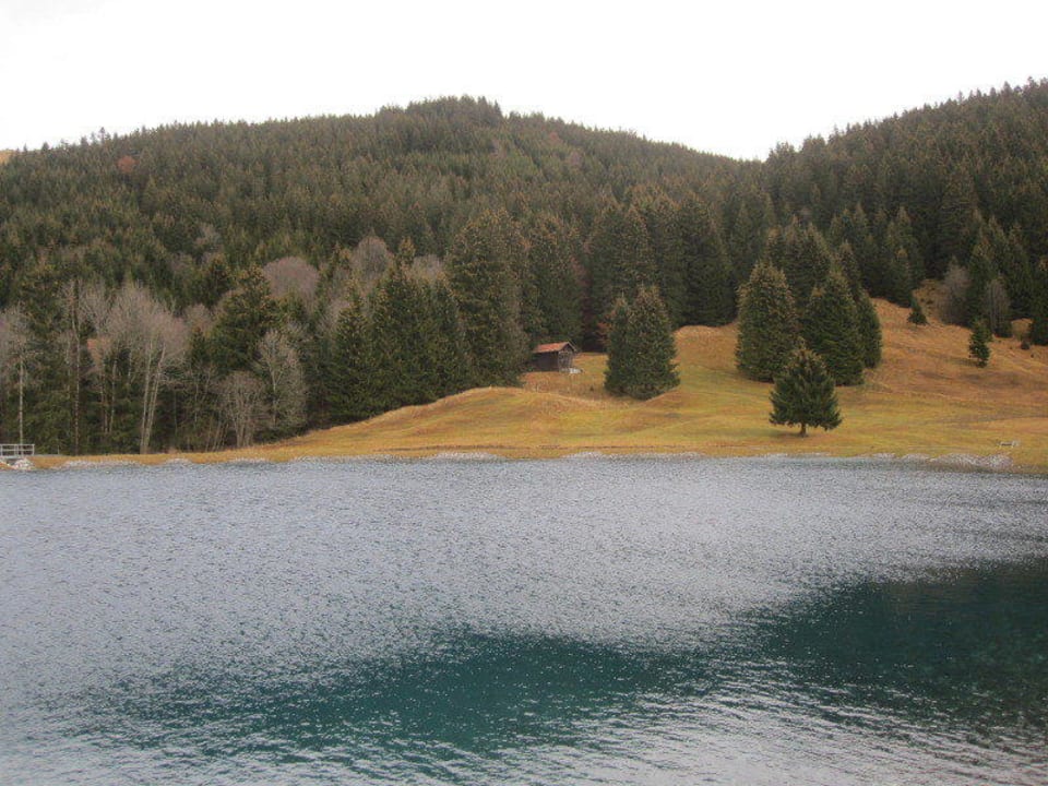 "Bergsee" 200 m vom Hotel ohne Schnee Berghotel Tirol