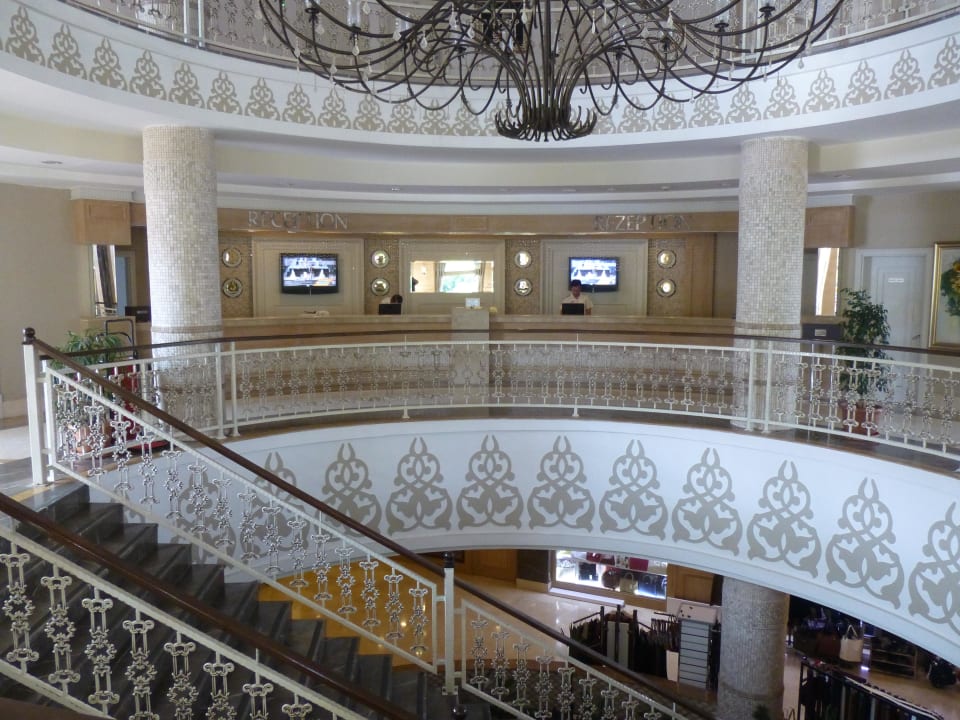 Die Lobby Alba Queen Hotel