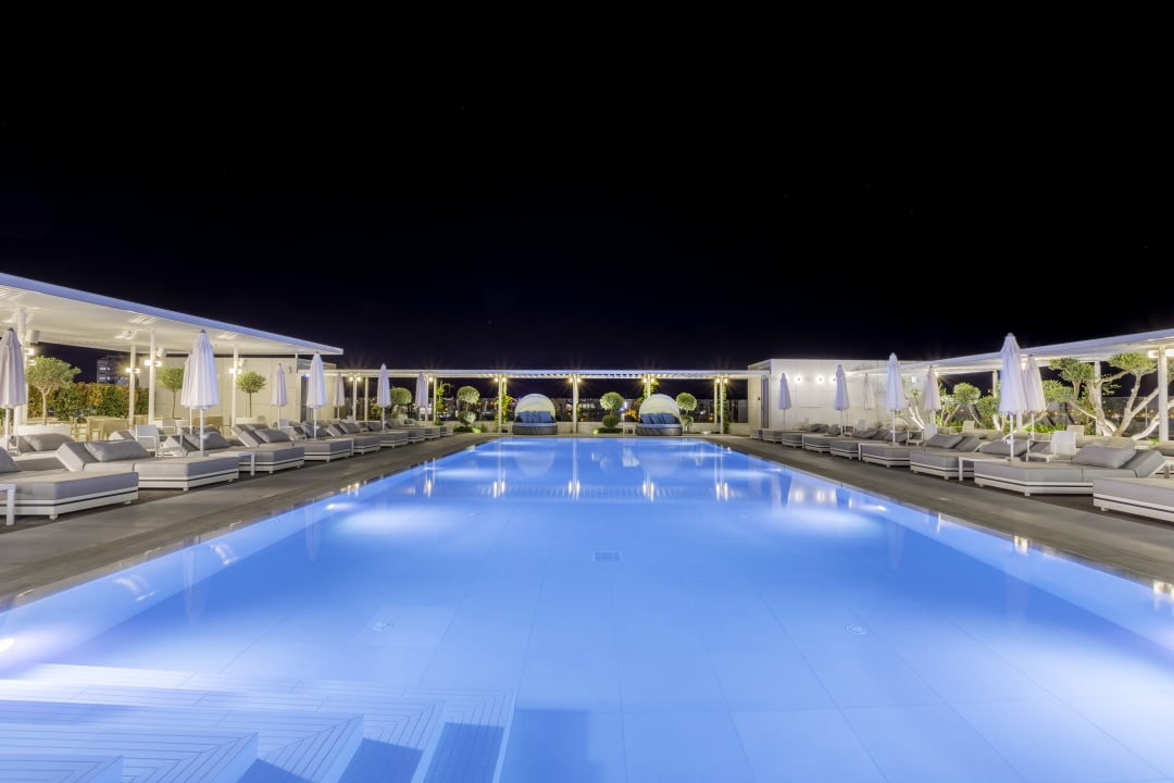 Pool Radisson Blu Hotel, Larnaca
