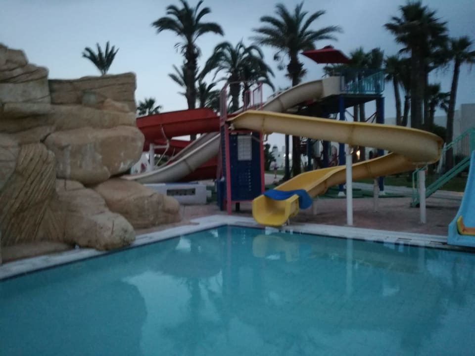 Pool Ruspina Beach Resort