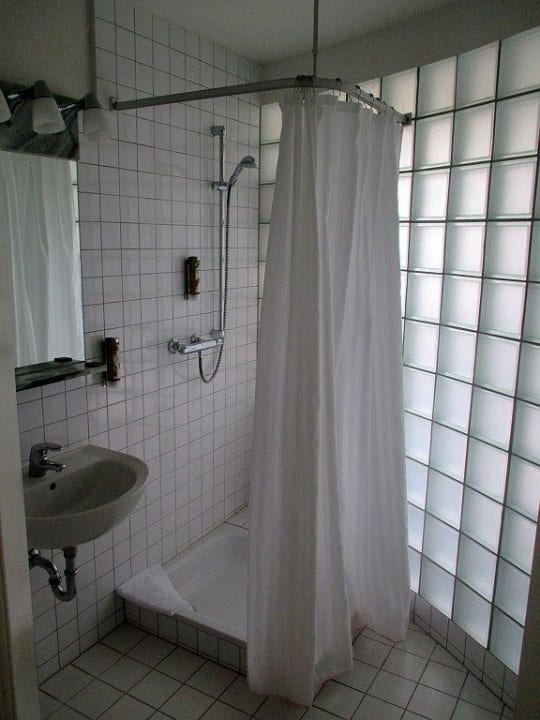 Dusche Wald & Golfhotel Lottental